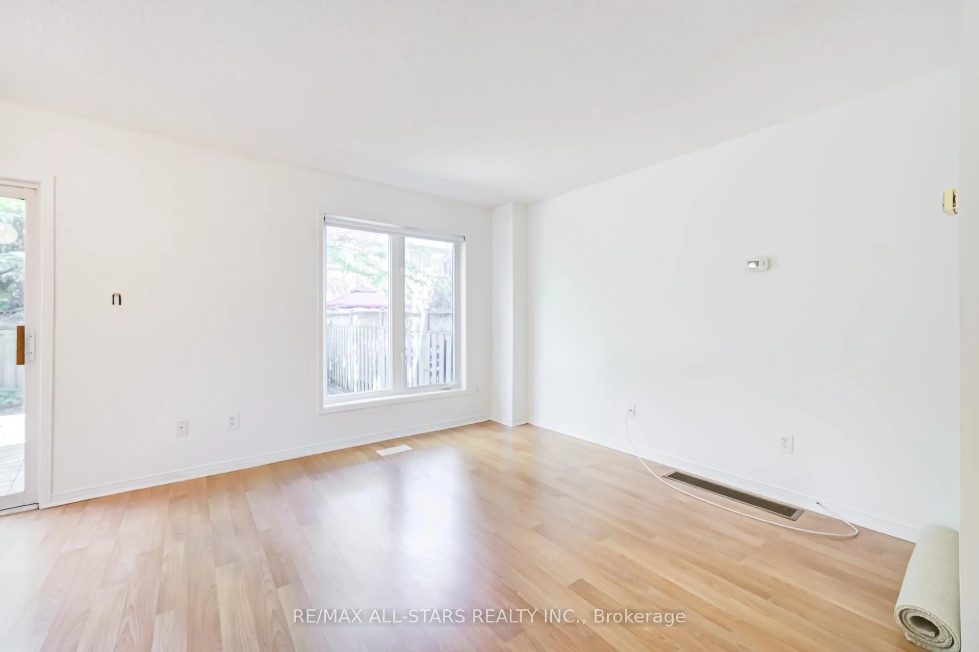 Photo 9 of 51 Playfair Road, Whitby, Downtown Whitby — HOMEH