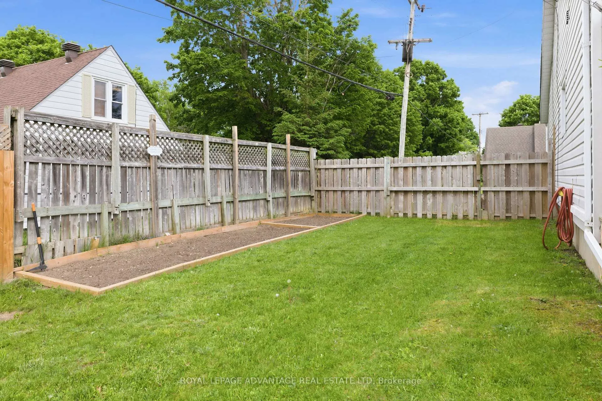 Photo 24 of 36 Beech Street, Smiths Falls — HOMEH