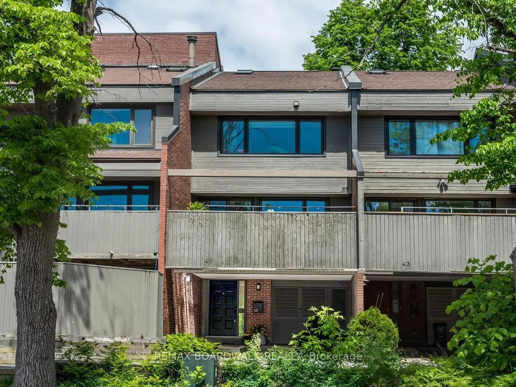 Photo 1 of 41 Putman Avenue, Ottawa, Lindenlea — HOMEH