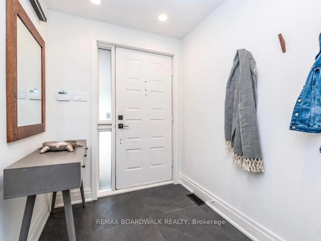 Photo 3 of 41 Putman Avenue, Ottawa, Lindenlea — HOMEH