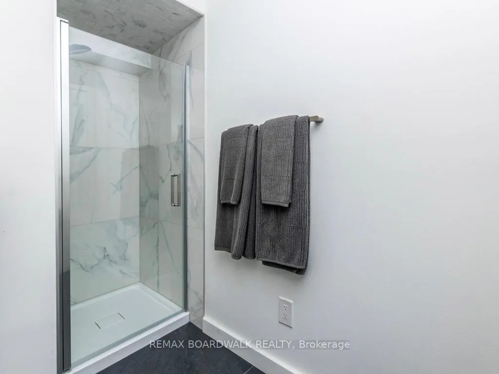 Photo 5 of 41 Putman Avenue, Ottawa, Lindenlea — HOMEH