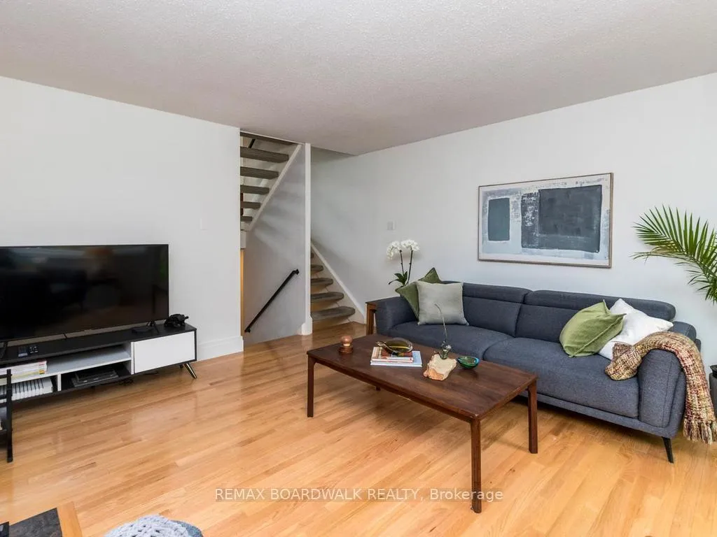 Photo 9 of 41 Putman Avenue, Ottawa, Lindenlea — HOMEH