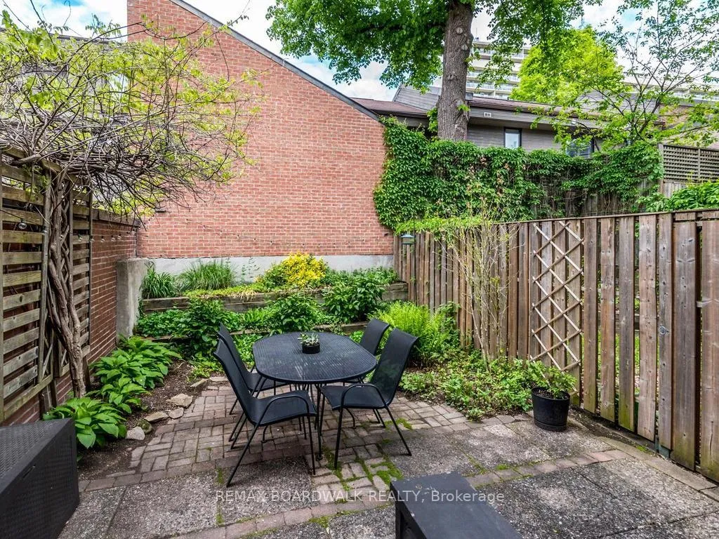 Photo 11 of 41 Putman Avenue, Ottawa, Lindenlea — HOMEH