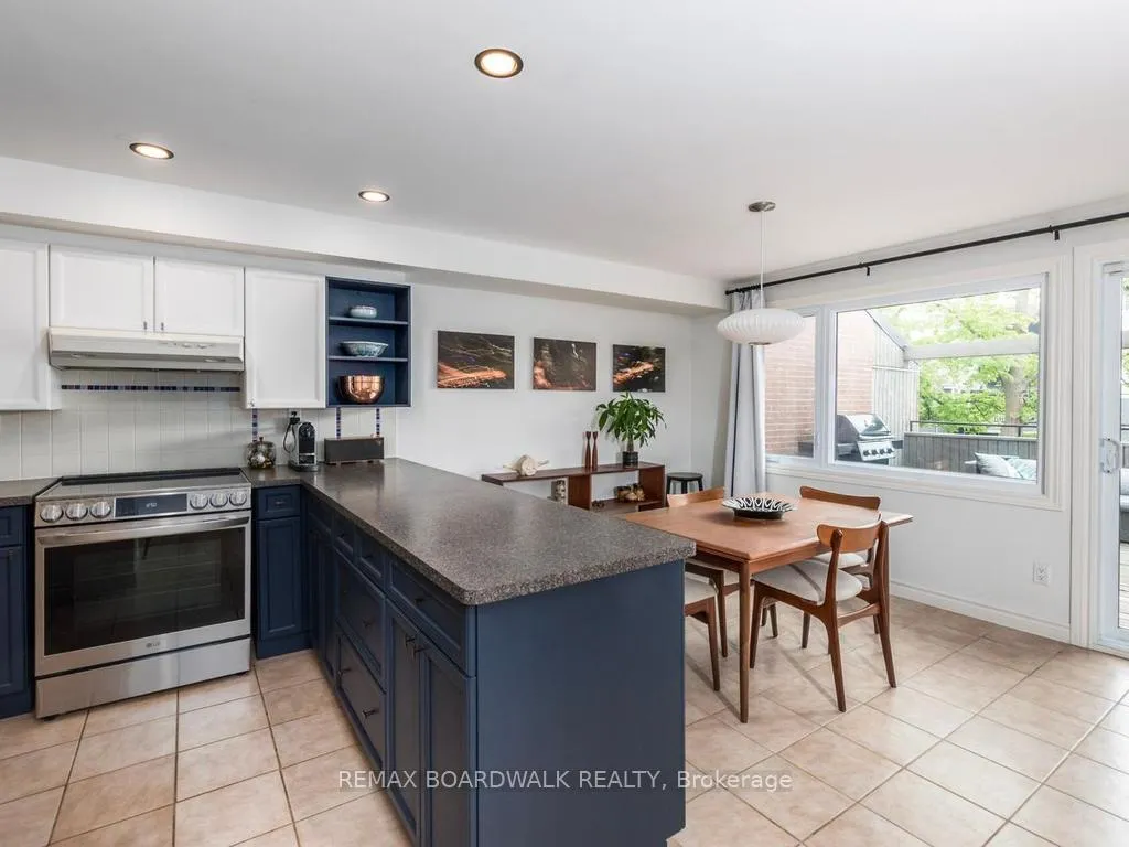 Photo 19 of 41 Putman Avenue, Ottawa, Lindenlea — HOMEH