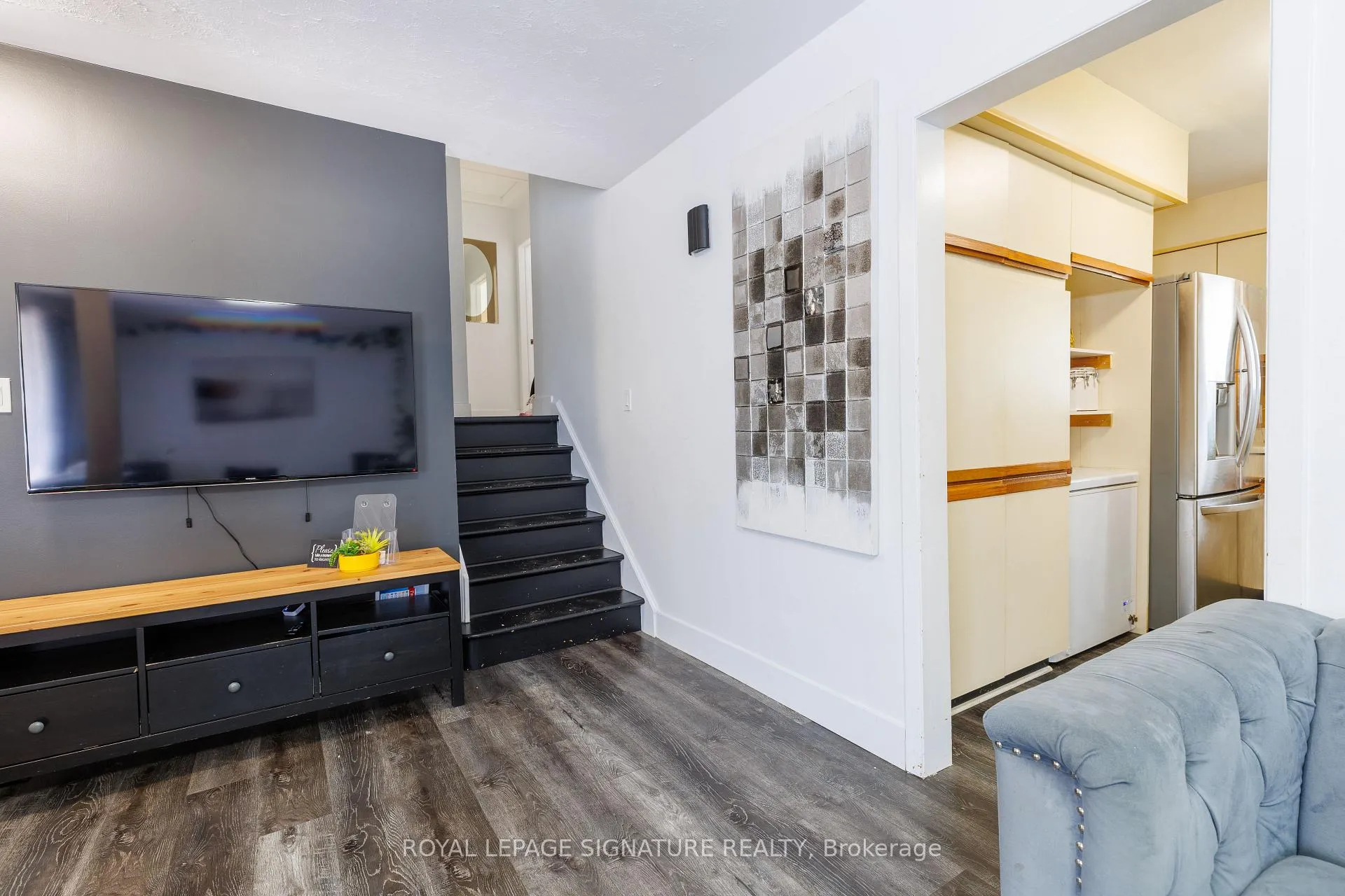 Photo 8 of 18 Silverdale Crescent, London, South T — HOMEH