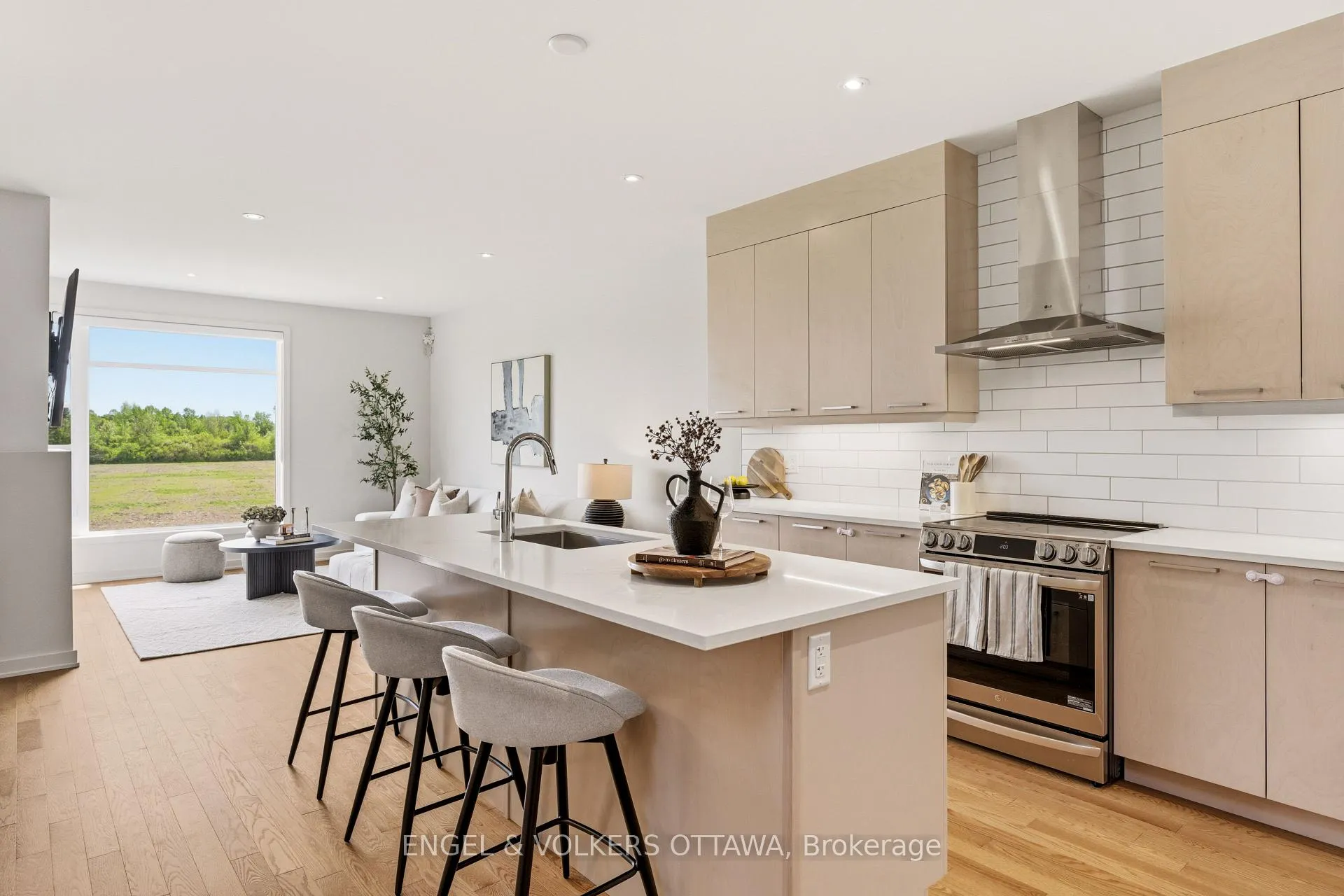Photo 7 of 256 Shuttleworth Drive, Ottawa, Leitrim — HOMEH