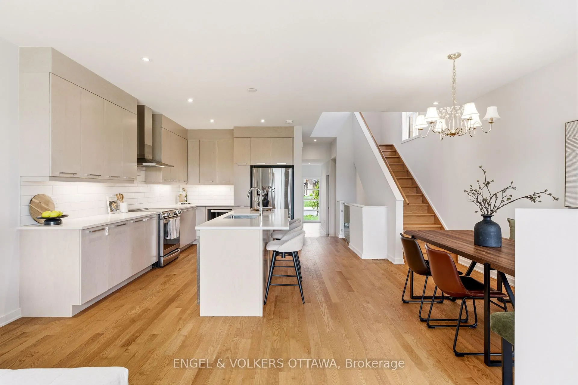 Photo 8 of 256 Shuttleworth Drive, Ottawa, Leitrim — HOMEH