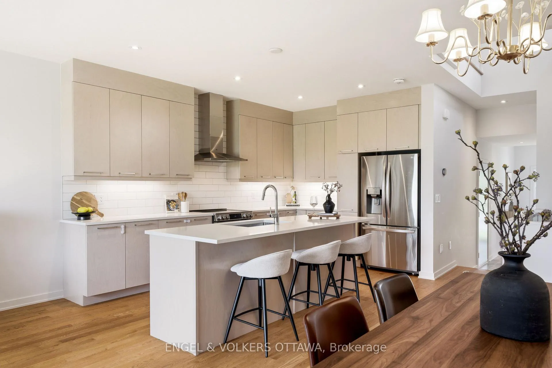 Photo 9 of 256 Shuttleworth Drive, Ottawa, Leitrim — HOMEH