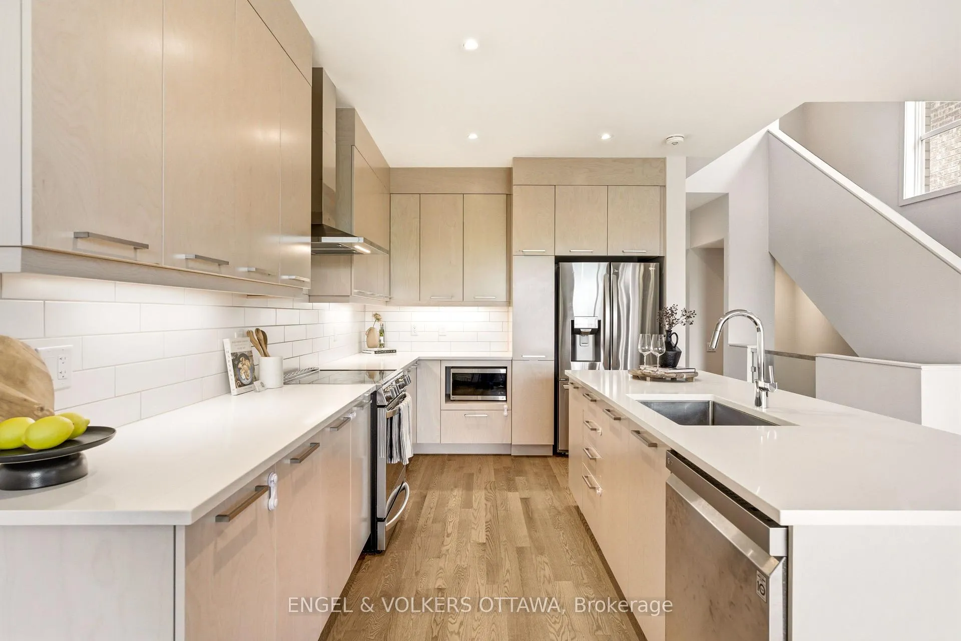 Photo 10 of 256 Shuttleworth Drive, Ottawa, Leitrim — HOMEH