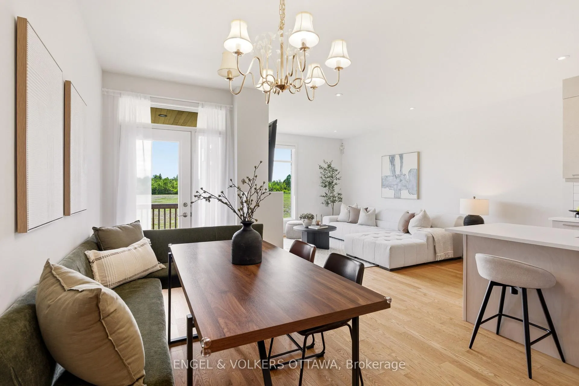 Photo 14 of 256 Shuttleworth Drive, Ottawa, Leitrim — HOMEH