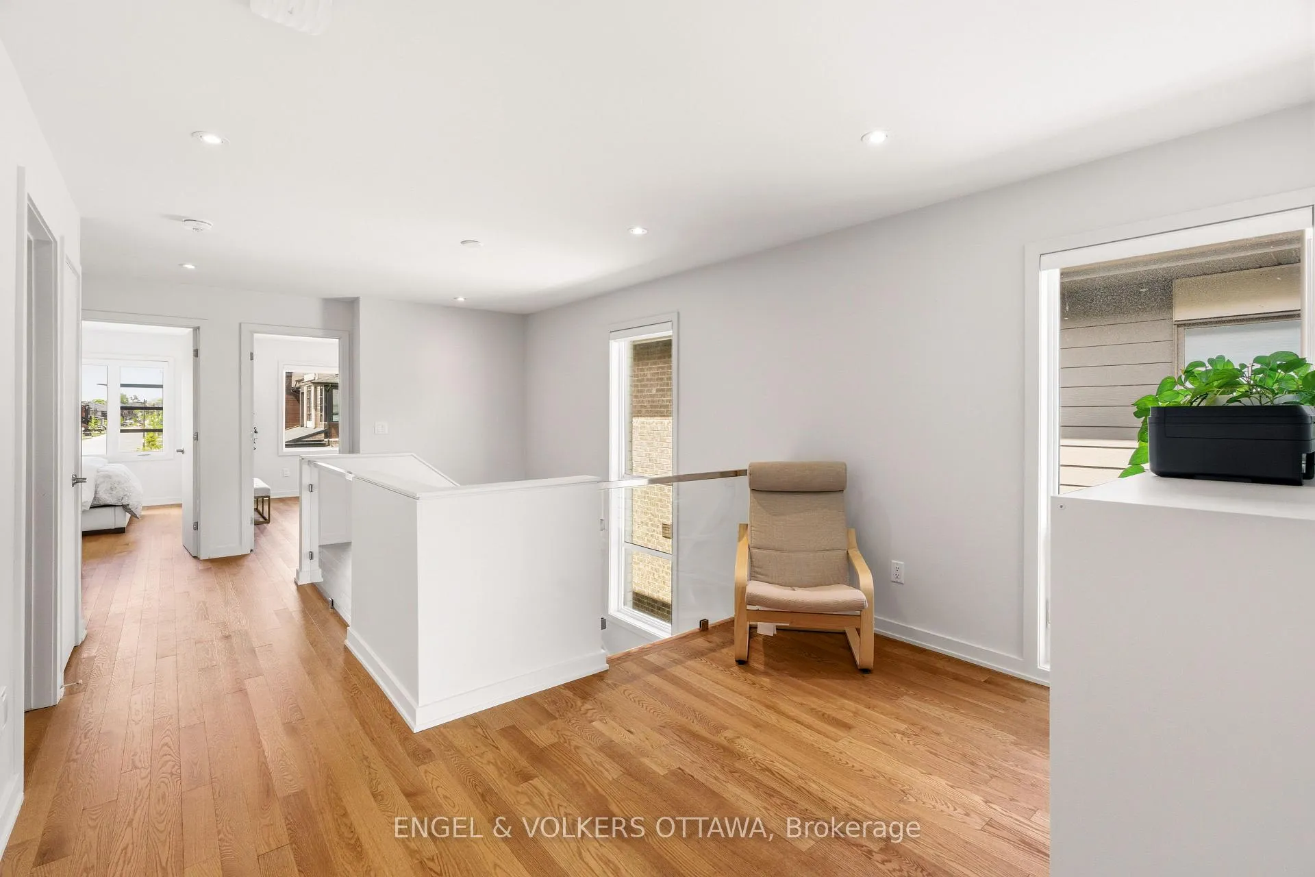 Photo 22 of 256 Shuttleworth Drive, Ottawa, Leitrim — HOMEH