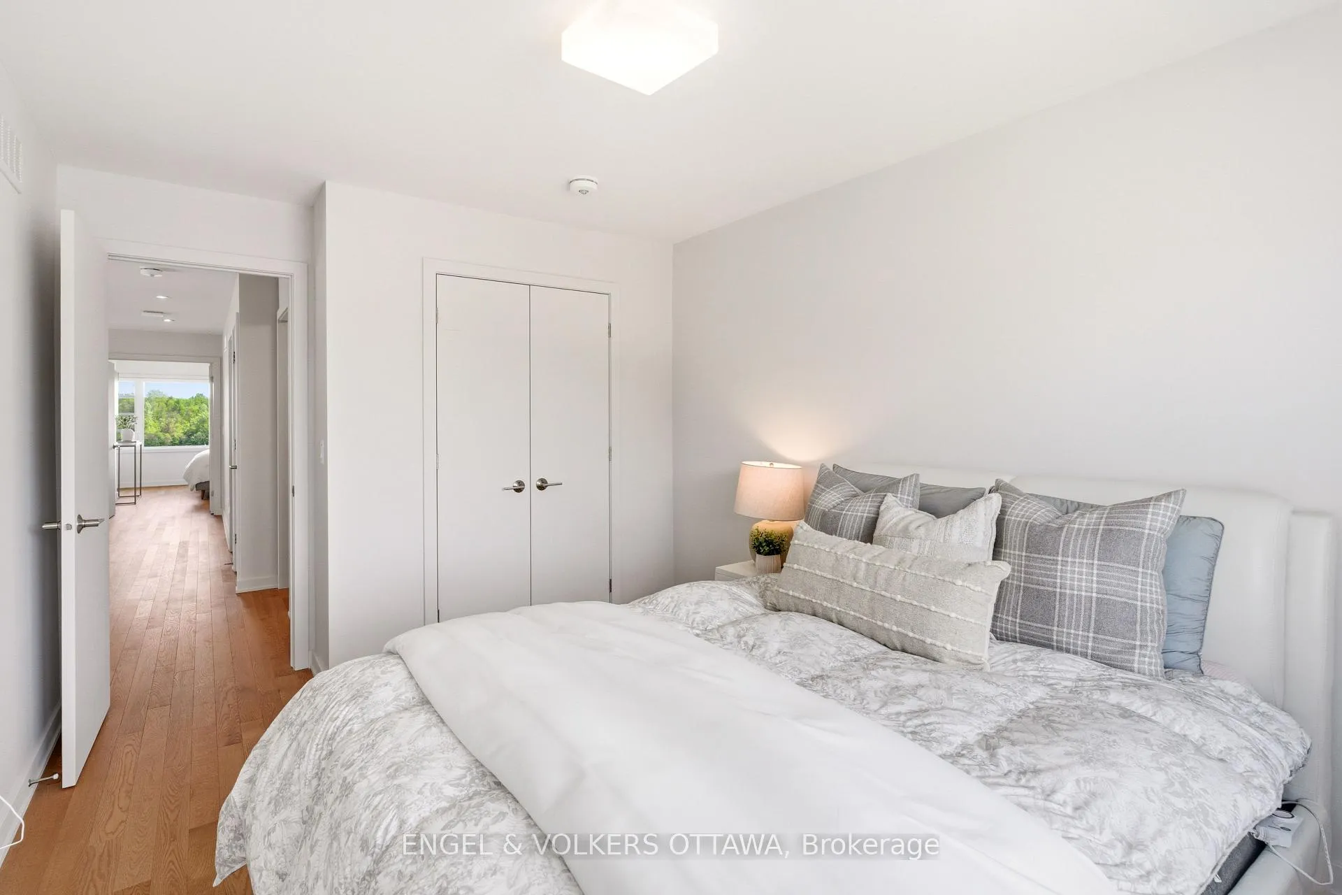 Photo 31 of 256 Shuttleworth Drive, Ottawa, Leitrim — HOMEH