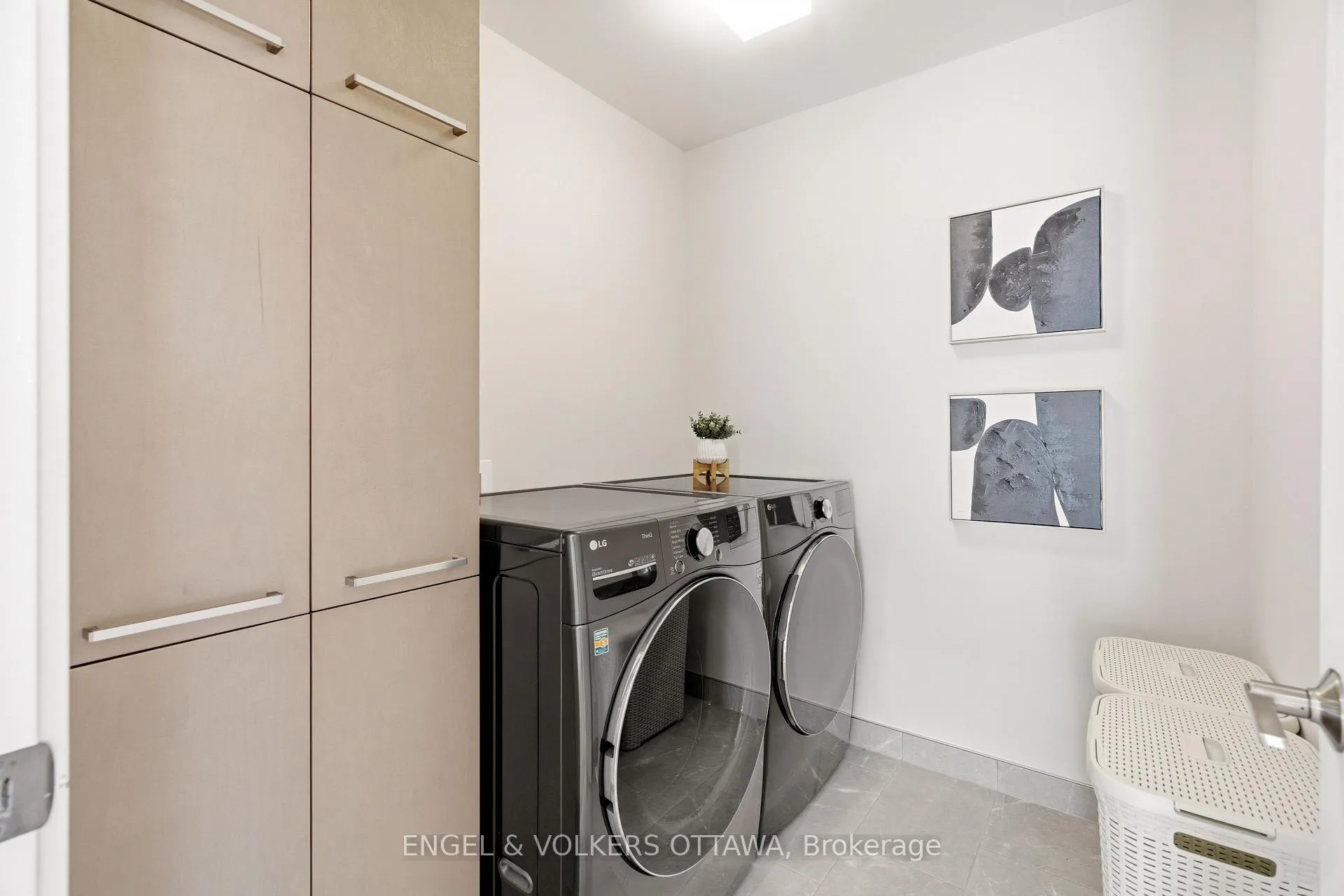 Photo 35 of 256 Shuttleworth Drive, Ottawa, Leitrim — HOMEH