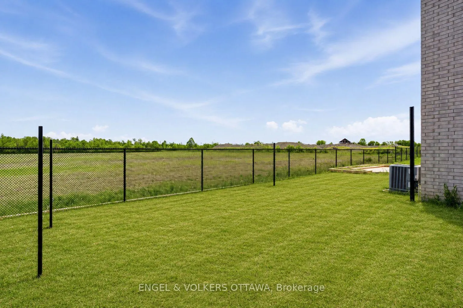 Photo 43 of 256 Shuttleworth Drive, Ottawa, Leitrim — HOMEH