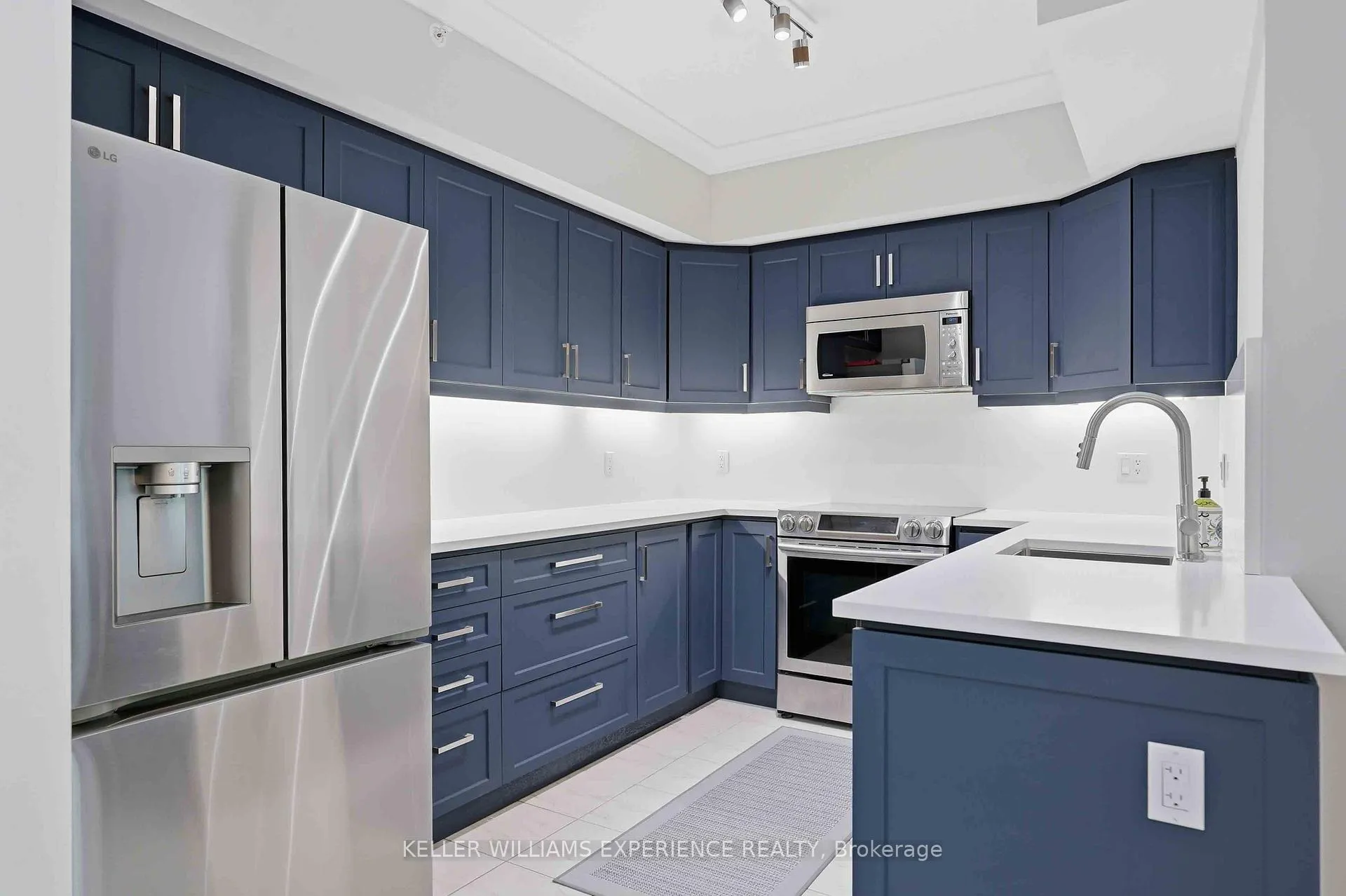 Photo 5 of Unit 312, 304 Essa Road, Barrie, 400 West — HOMEH
