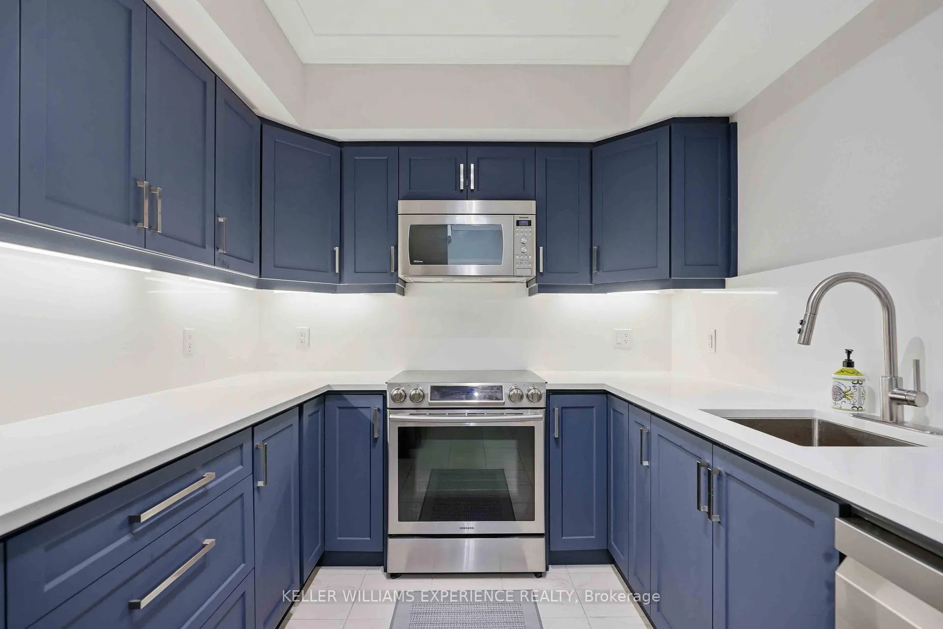 Photo 6 of Unit 312, 304 Essa Road, Barrie, 400 West — HOMEH