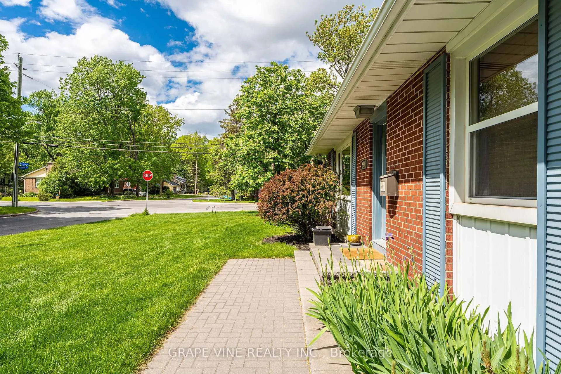 Photo 9 of 2201 Braeside Avenue, Ottawa, Alta Vista — HOMEH