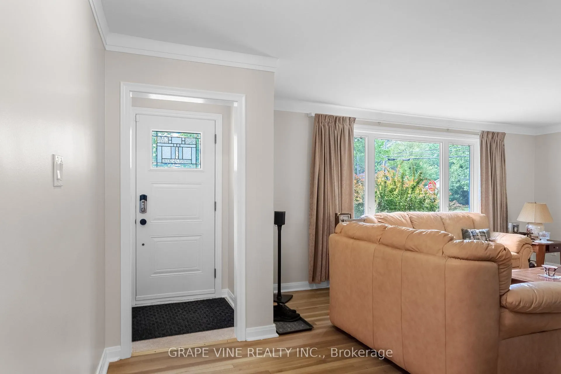 Photo 10 of 2201 Braeside Avenue, Ottawa, Alta Vista — HOMEH