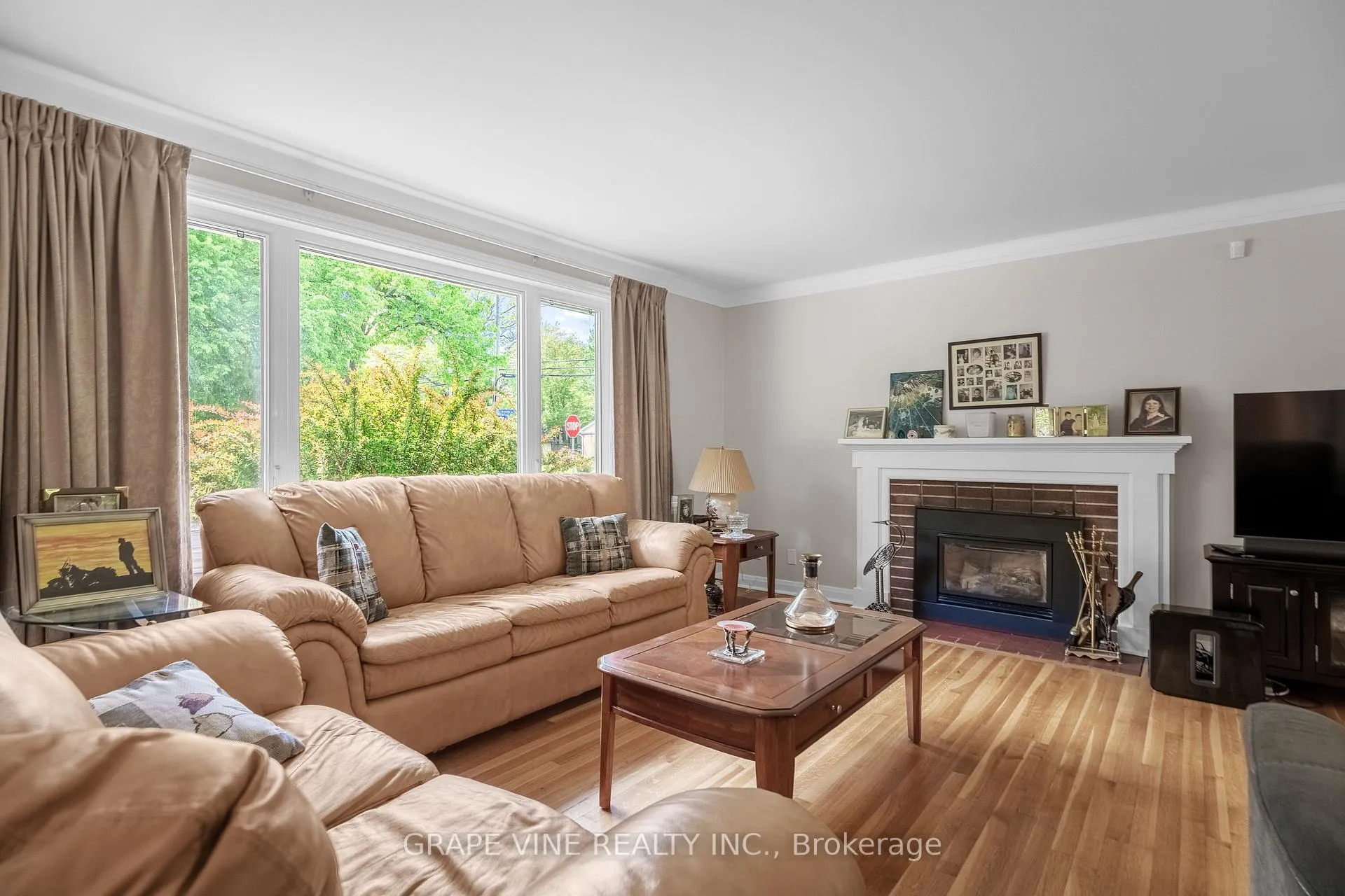 Photo 12 of 2201 Braeside Avenue, Ottawa, Alta Vista — HOMEH