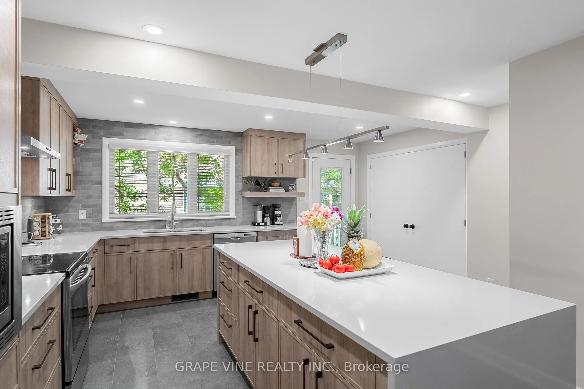 Photo 20 of 2201 Braeside Avenue, Ottawa, Alta Vista — HOMEH