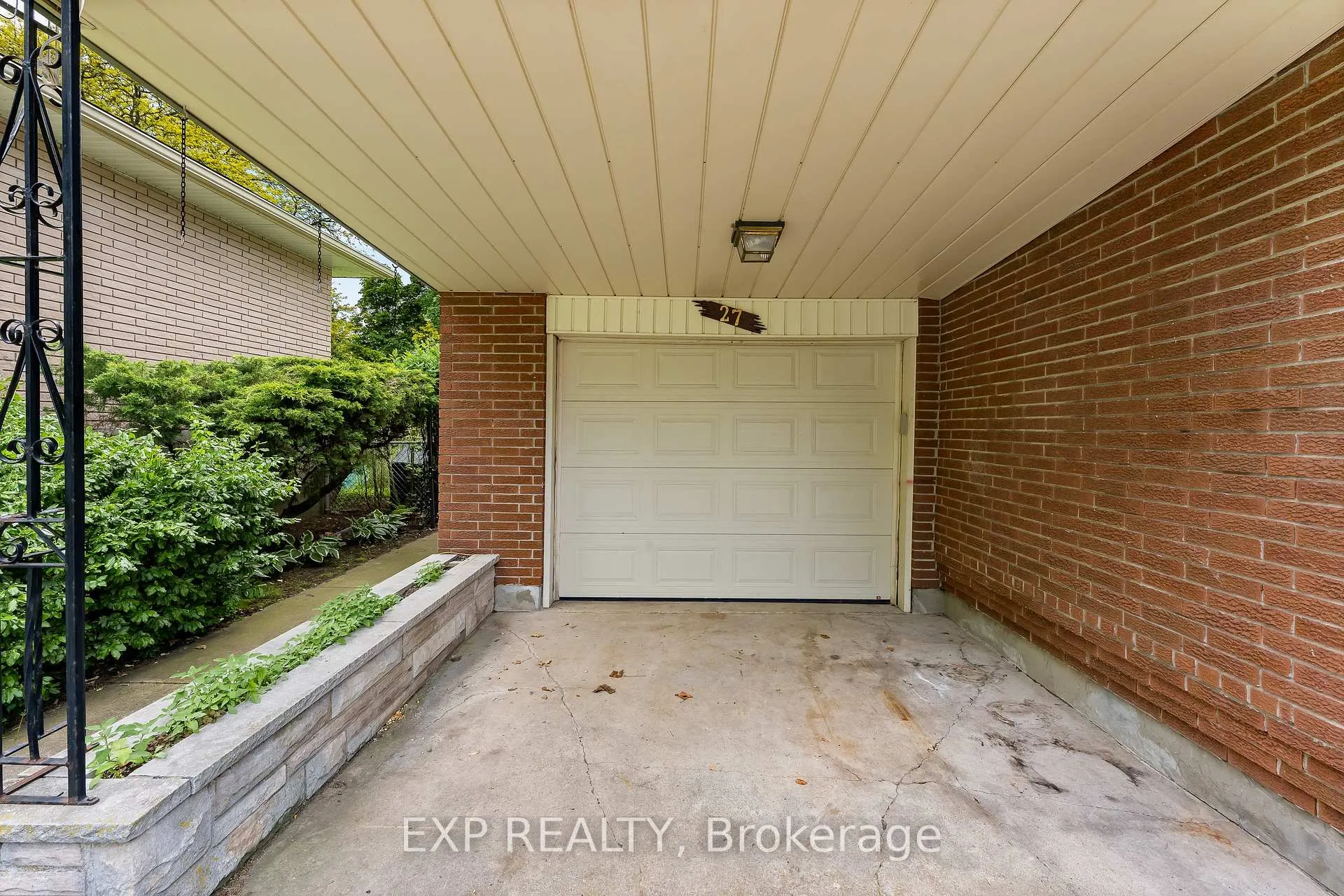 Photo 3 of 27 Mississauga Road, St. Catharines, Lakeshore — HOMEH