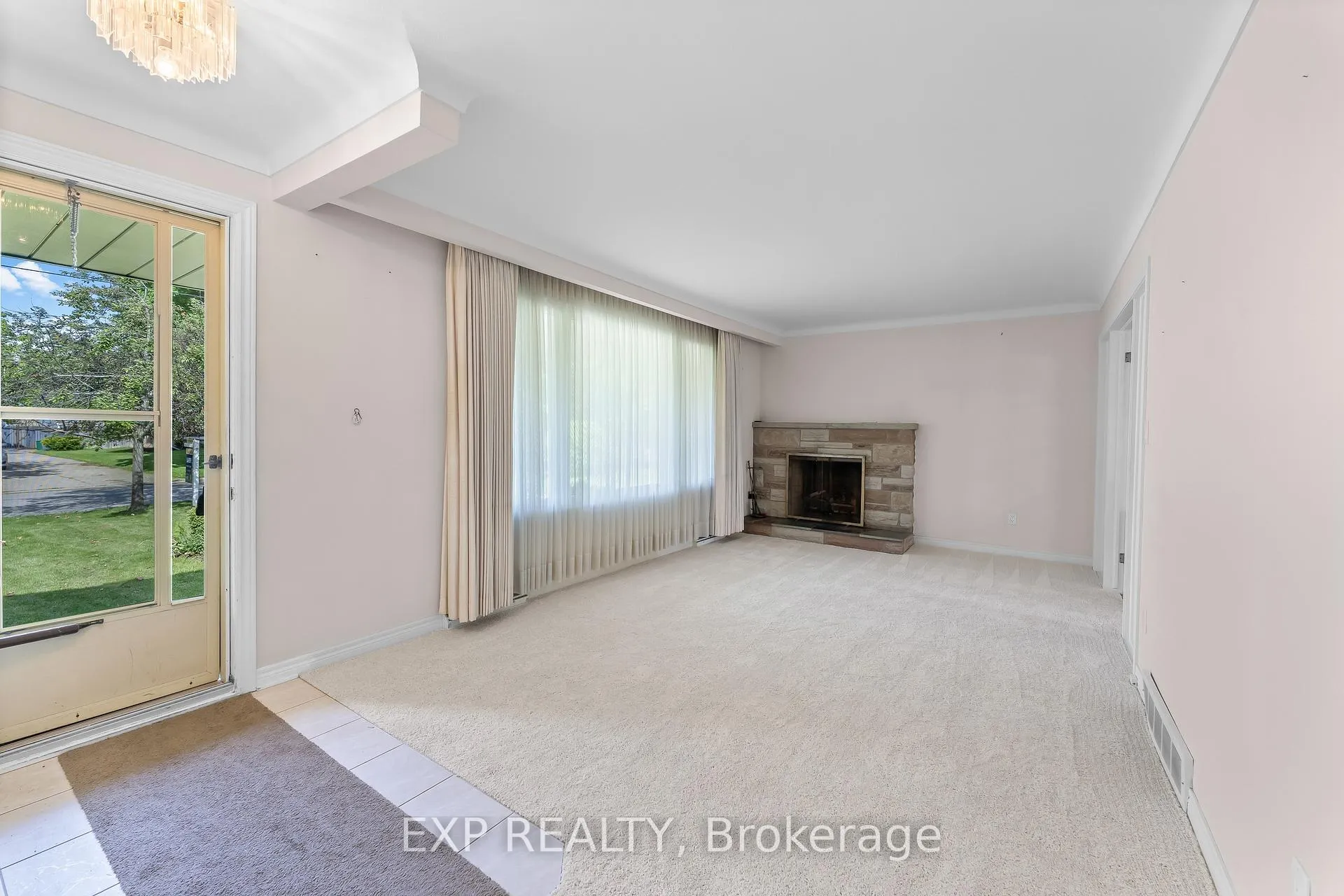 Photo 4 of 27 Mississauga Road, St. Catharines, Lakeshore — HOMEH