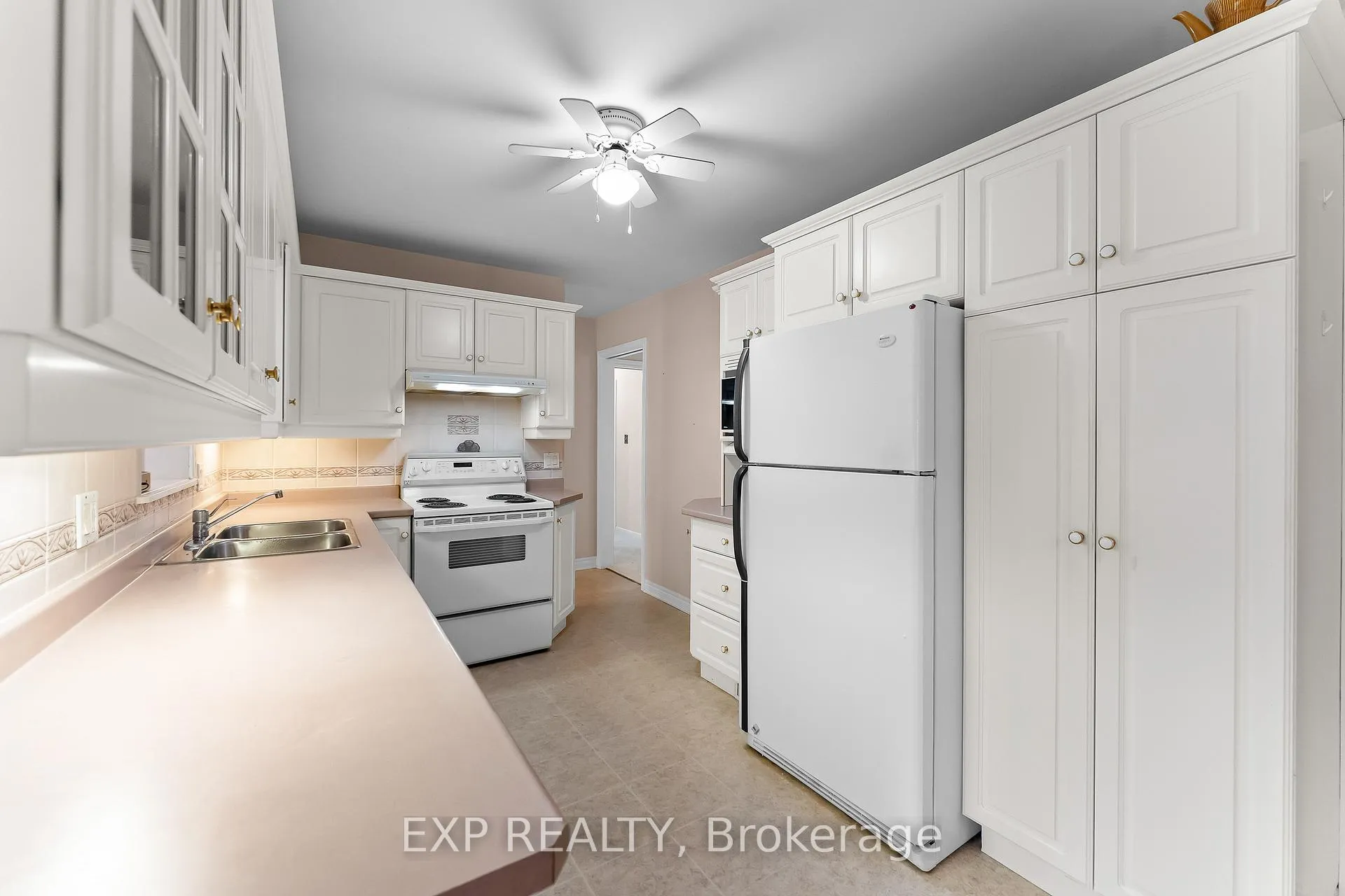 Photo 8 of 27 Mississauga Road, St. Catharines, Lakeshore — HOMEH