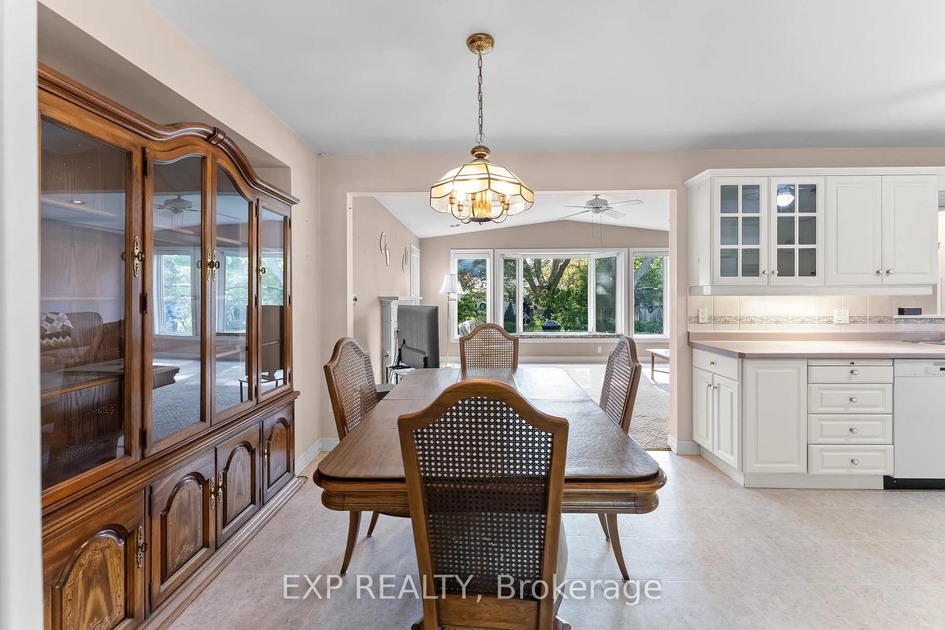 Photo 9 of 27 Mississauga Road, St. Catharines, Lakeshore — HOMEH