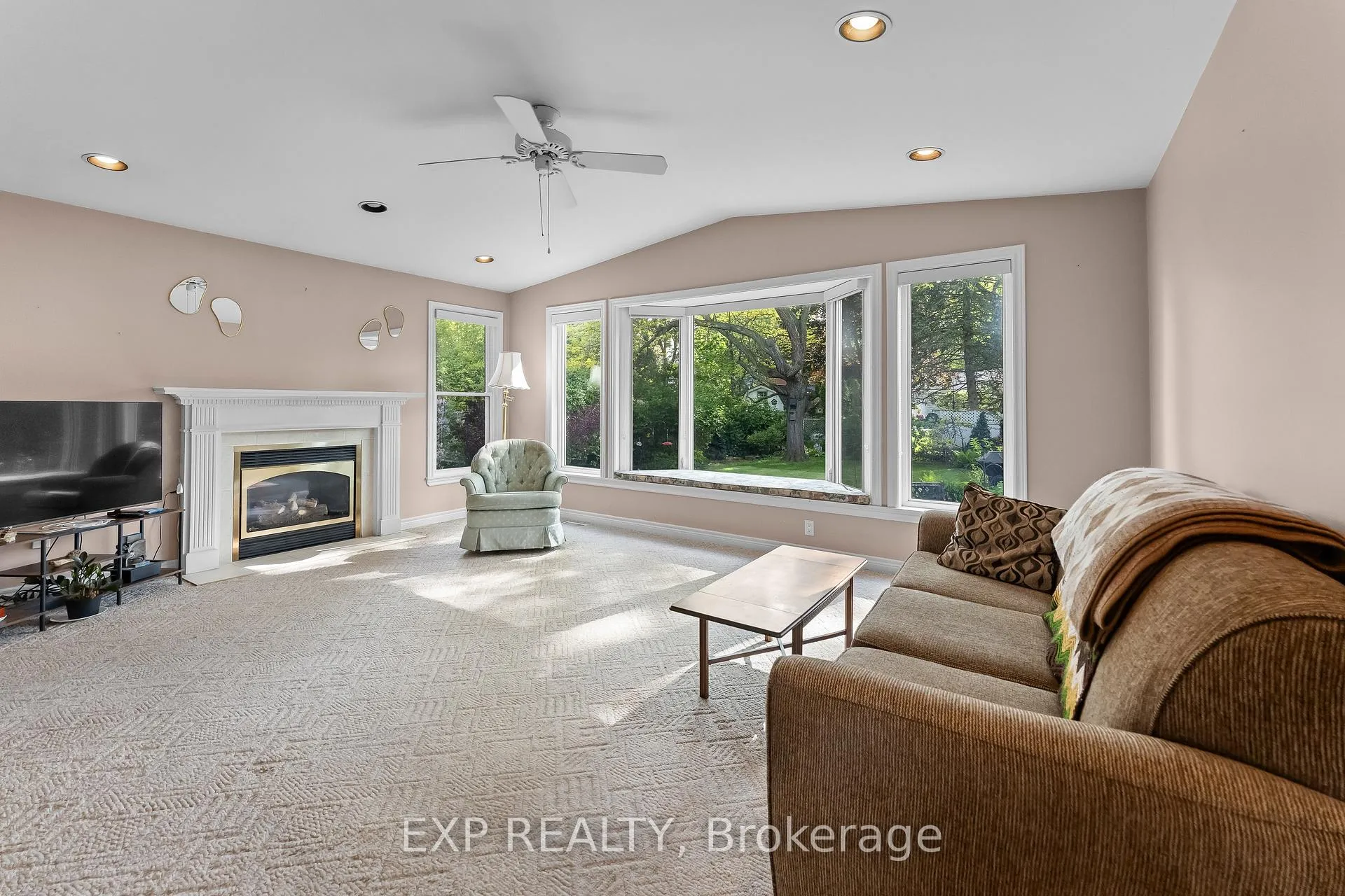 Photo 12 of 27 Mississauga Road, St. Catharines, Lakeshore — HOMEH