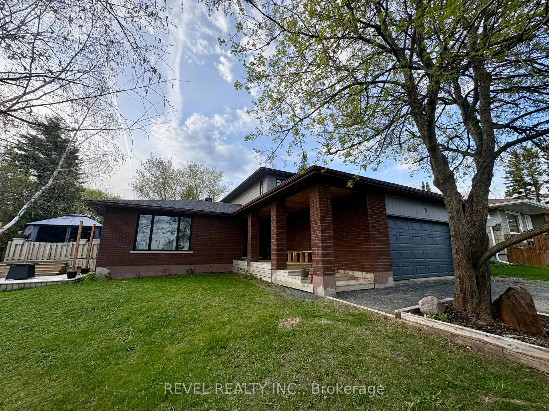 Photo 1 of 9 Cree Road, Cochrane — HOMEH