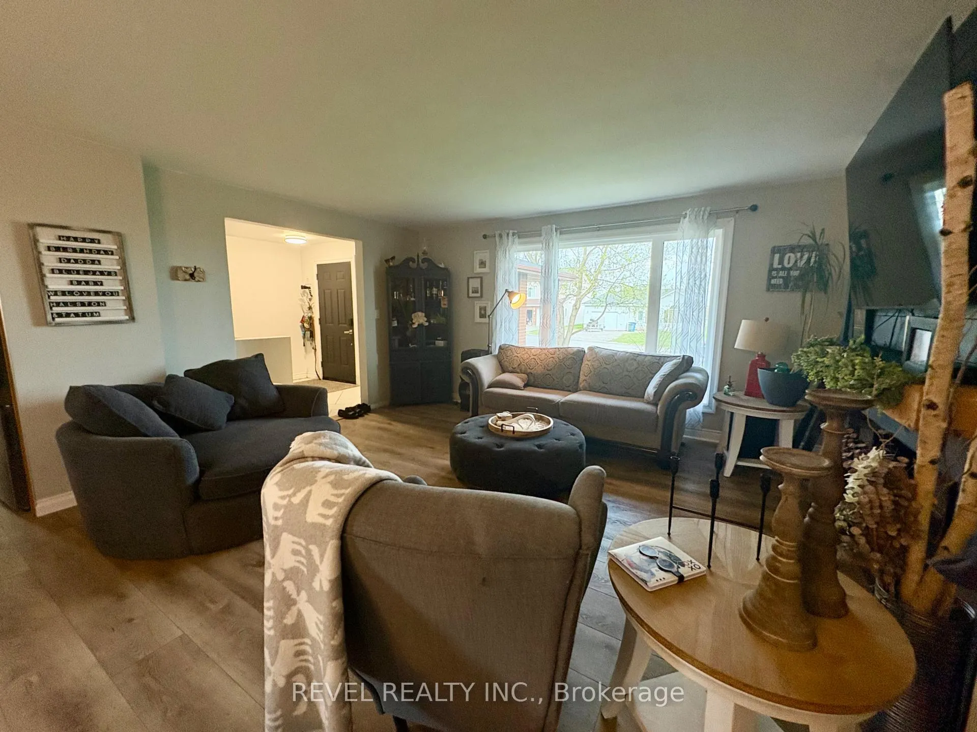 Photo 6 of 9 Cree Road, Cochrane — HOMEH