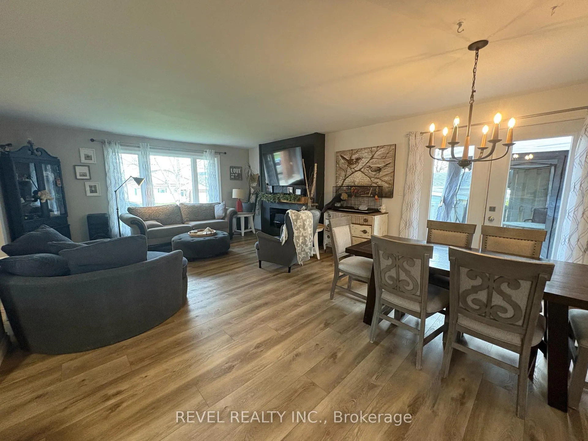 Photo 7 of 9 Cree Road, Cochrane — HOMEH