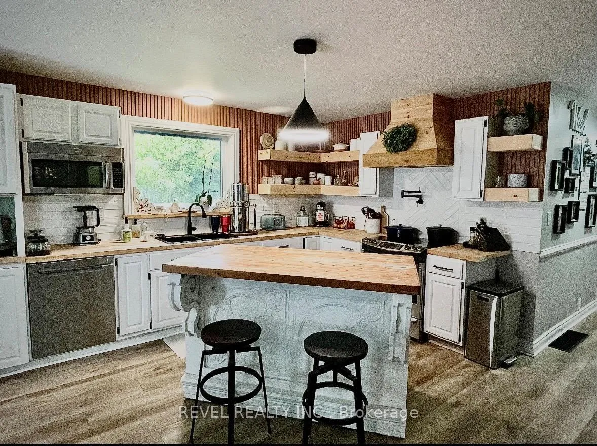 Photo 10 of 9 Cree Road, Cochrane — HOMEH
