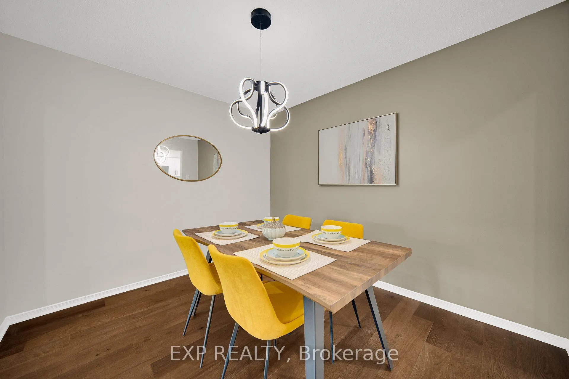 Photo 5 of 186 Southport Drive, Ottawa, Hunt Club Park/Greenboro — HOMEH