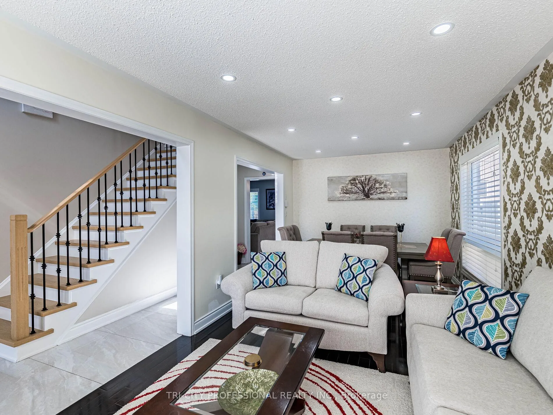 Photo 8 of 18 Sugarhill Drive, Brampton, Fletcher's Meadow — HOMEH