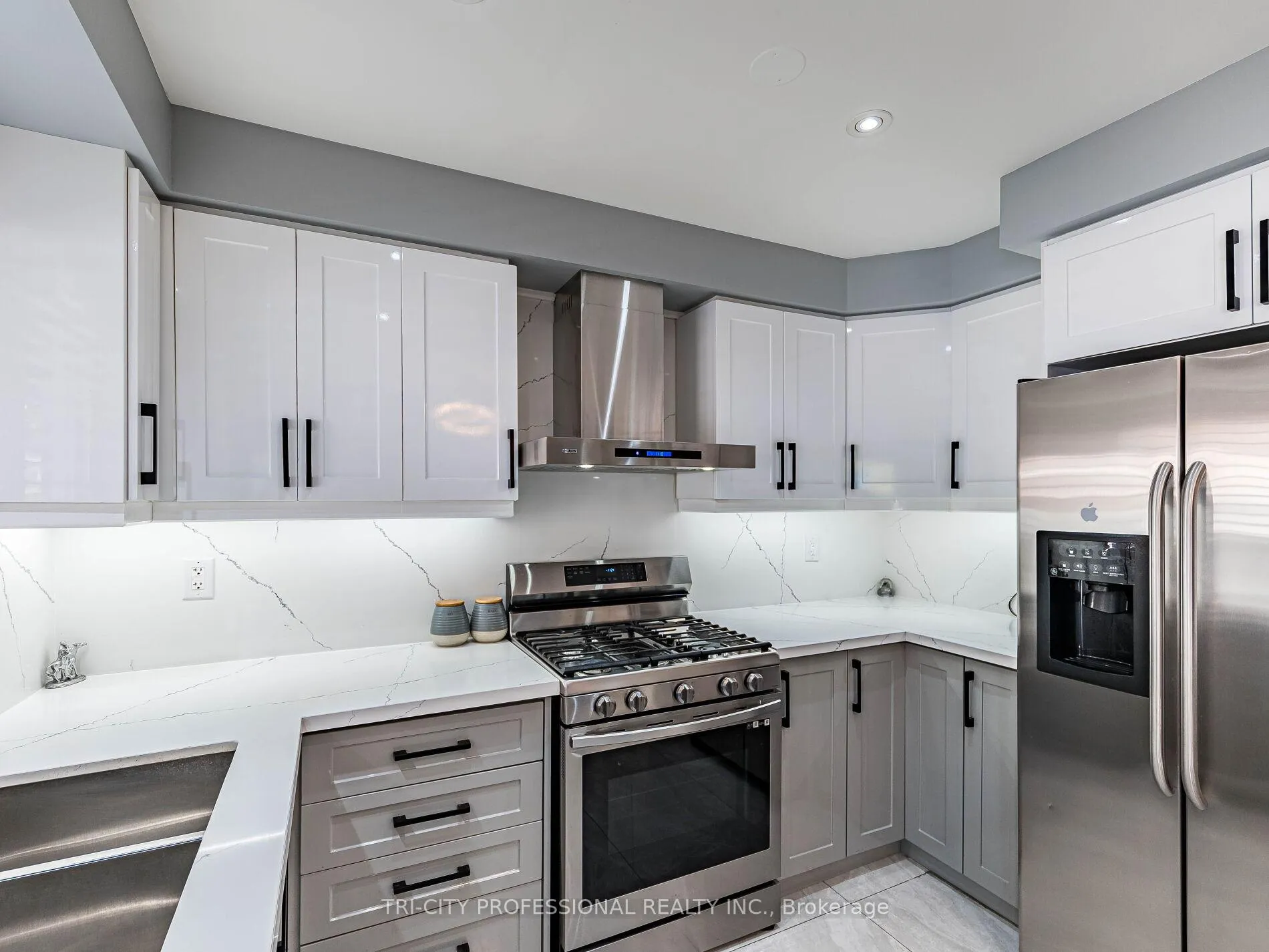 Photo 15 of 18 Sugarhill Drive, Brampton, Fletcher's Meadow — HOMEH