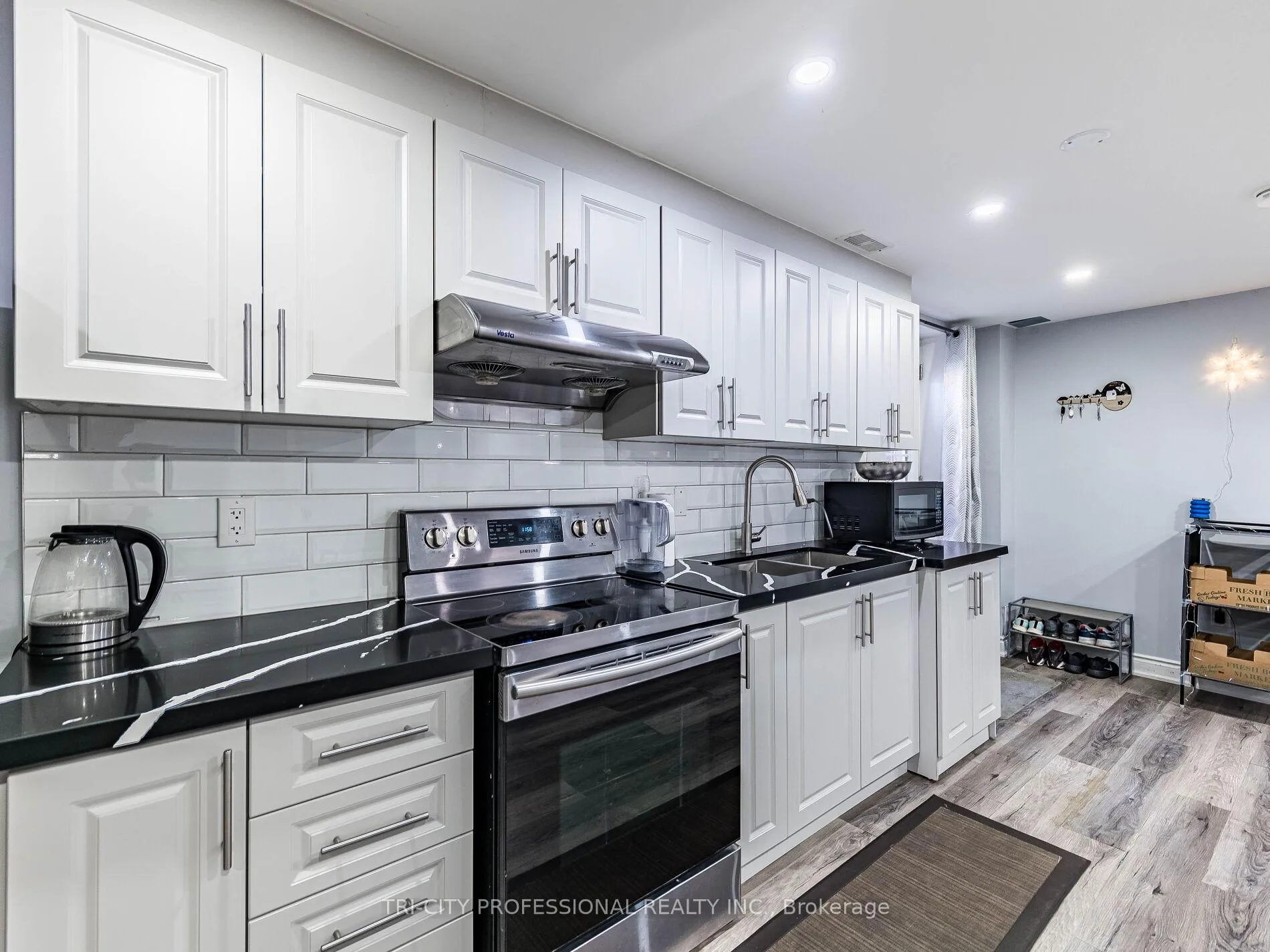 Photo 35 of 18 Sugarhill Drive, Brampton, Fletcher's Meadow — HOMEH