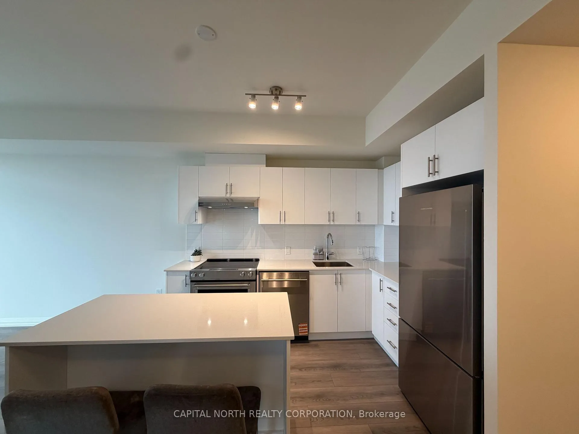 Photo 2 of Unit 1906, 27 Korda Gate, Vaughan, Vellore Village — HOMEH