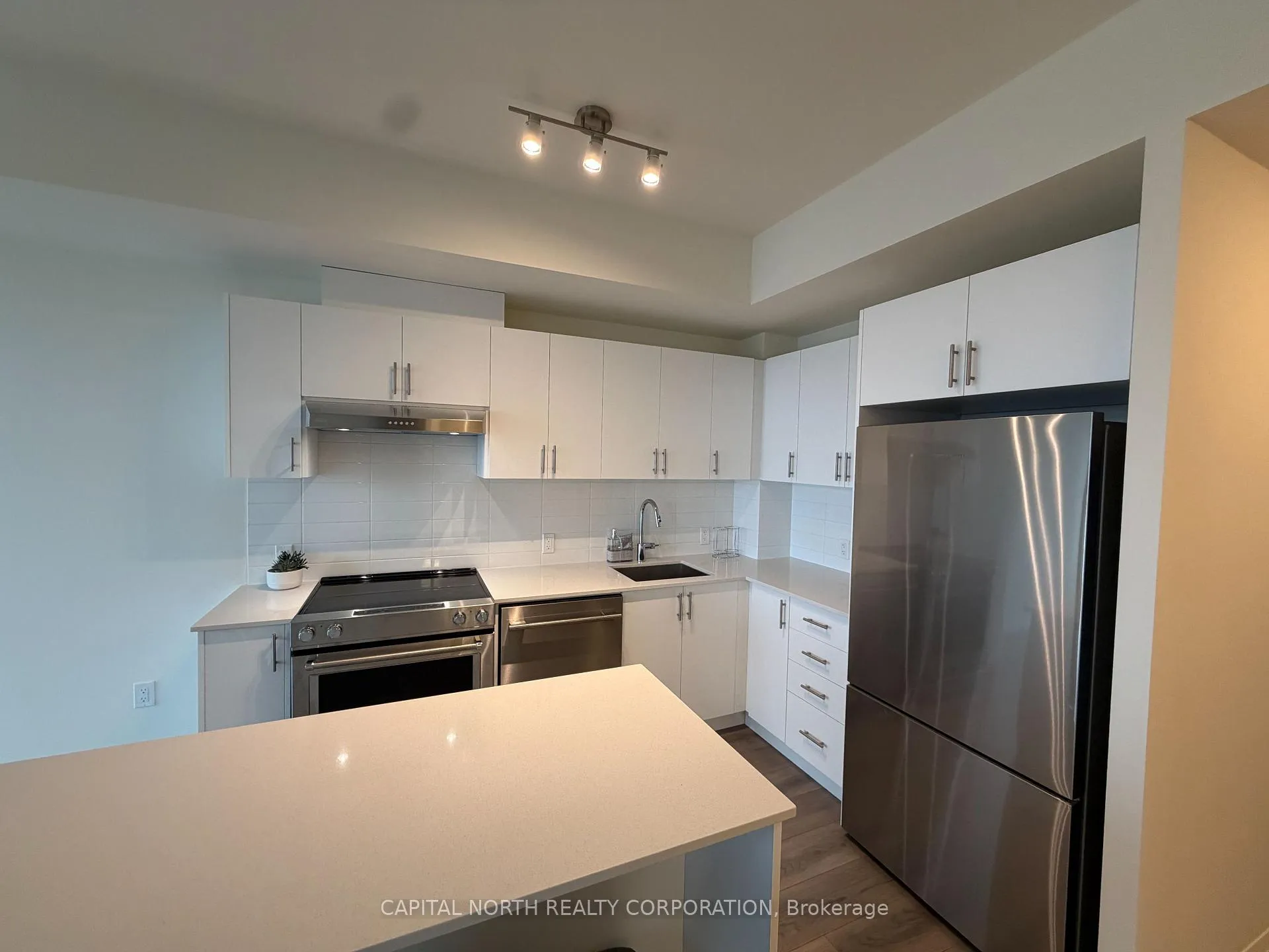 Photo 3 of Unit 1906, 27 Korda Gate, Vaughan, Vellore Village — HOMEH