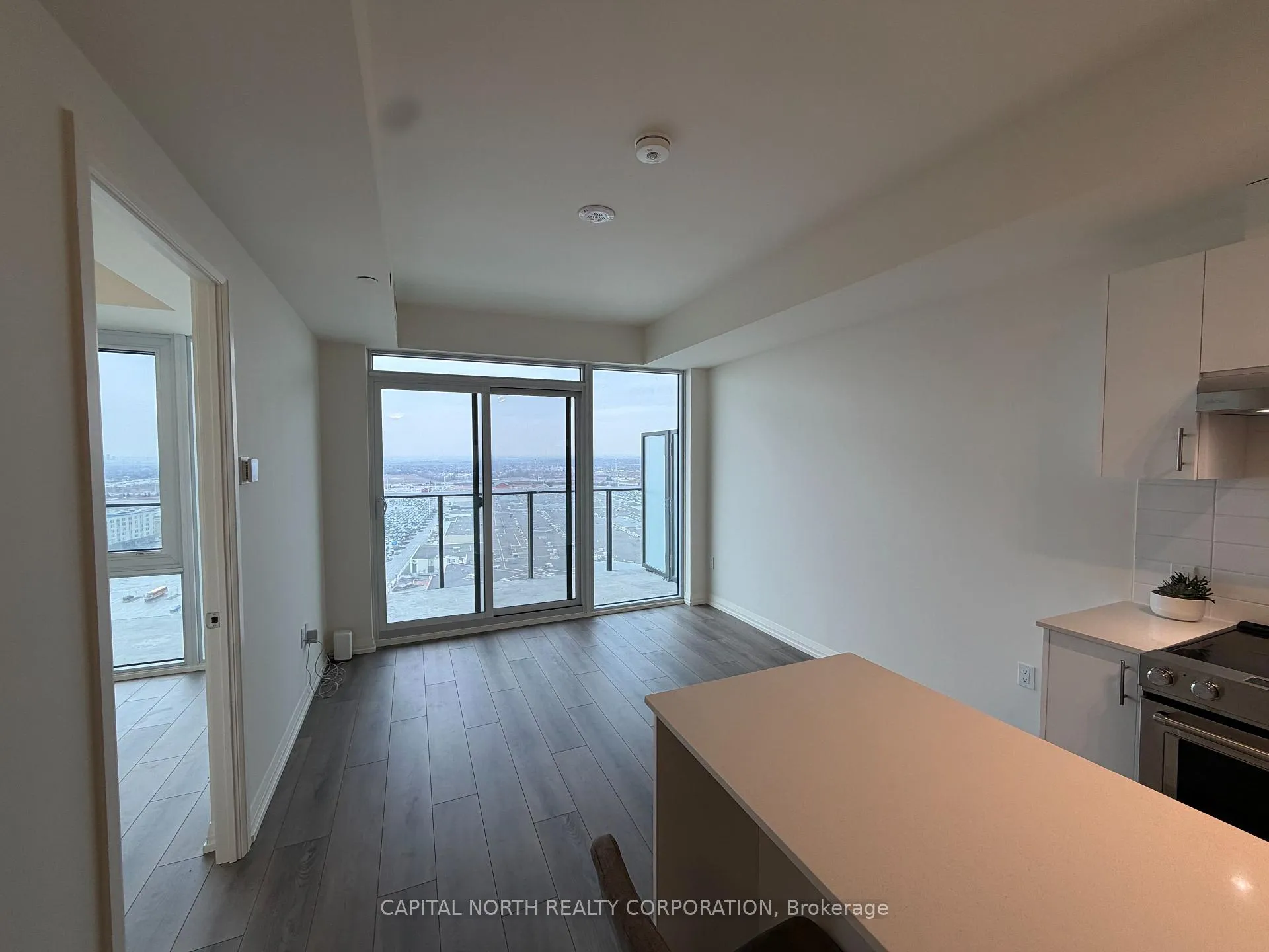 Photo 4 of Unit 1906, 27 Korda Gate, Vaughan, Vellore Village — HOMEH
