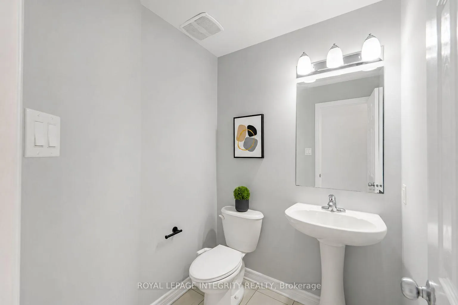 Photo 5 of 132 Mancini Way, Ottawa, Barrhaven - Strandherd — HOMEH