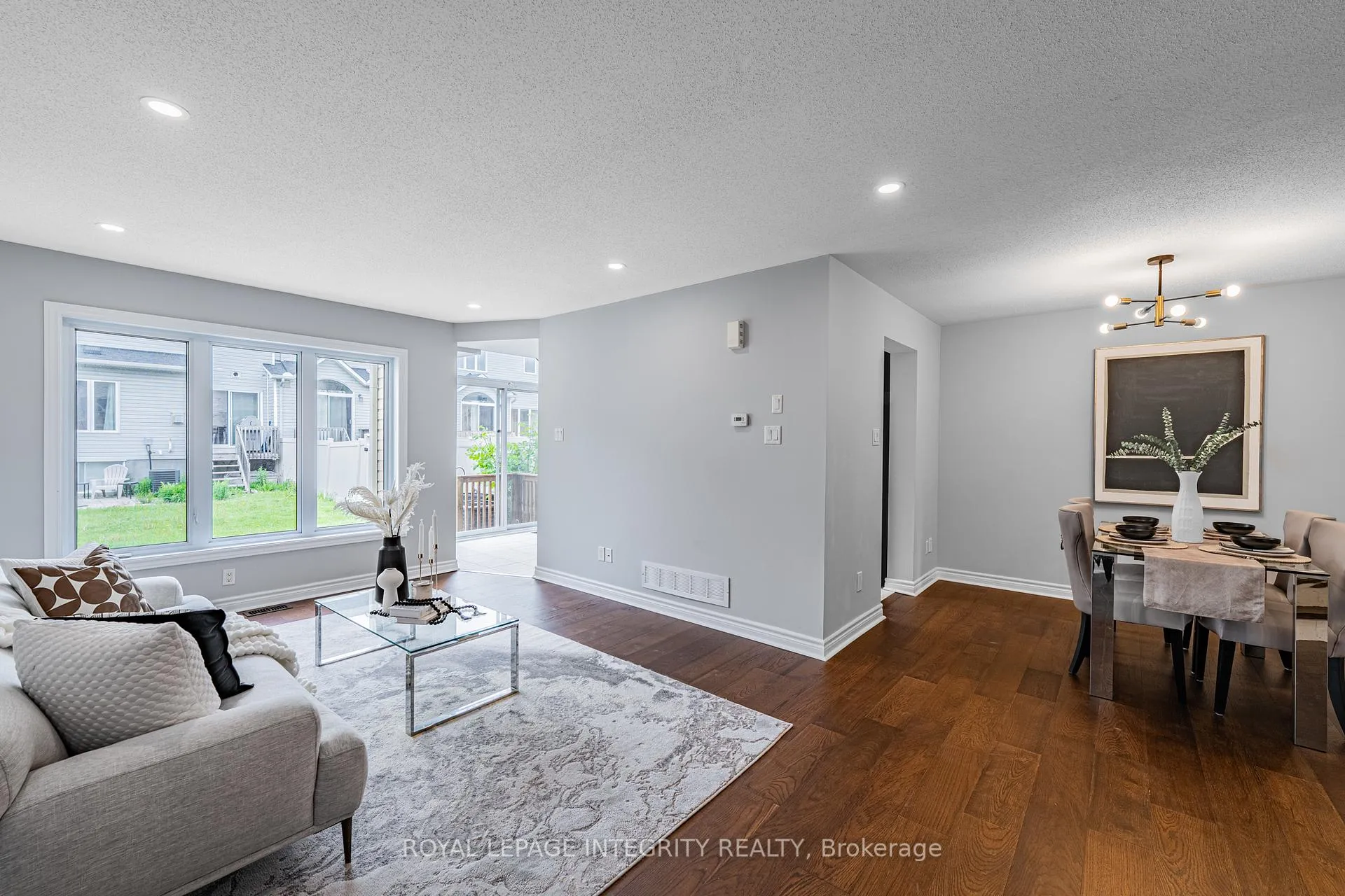 Photo 10 of 132 Mancini Way, Ottawa, Barrhaven - Strandherd — HOMEH