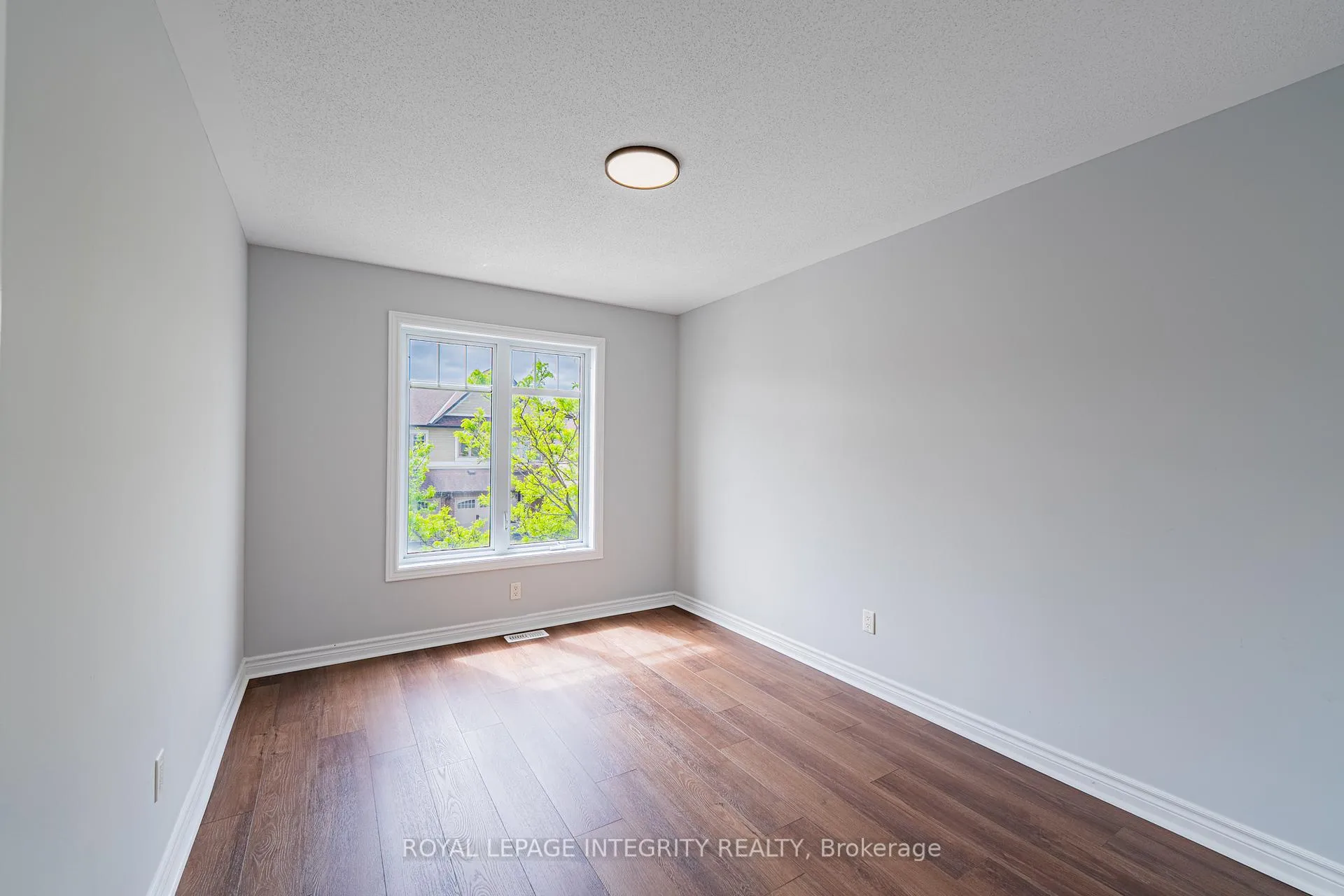 Photo 20 of 132 Mancini Way, Ottawa, Barrhaven - Strandherd — HOMEH