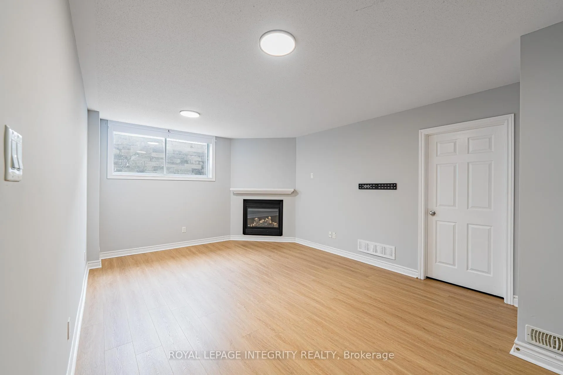 Photo 25 of 132 Mancini Way, Ottawa, Barrhaven - Strandherd — HOMEH