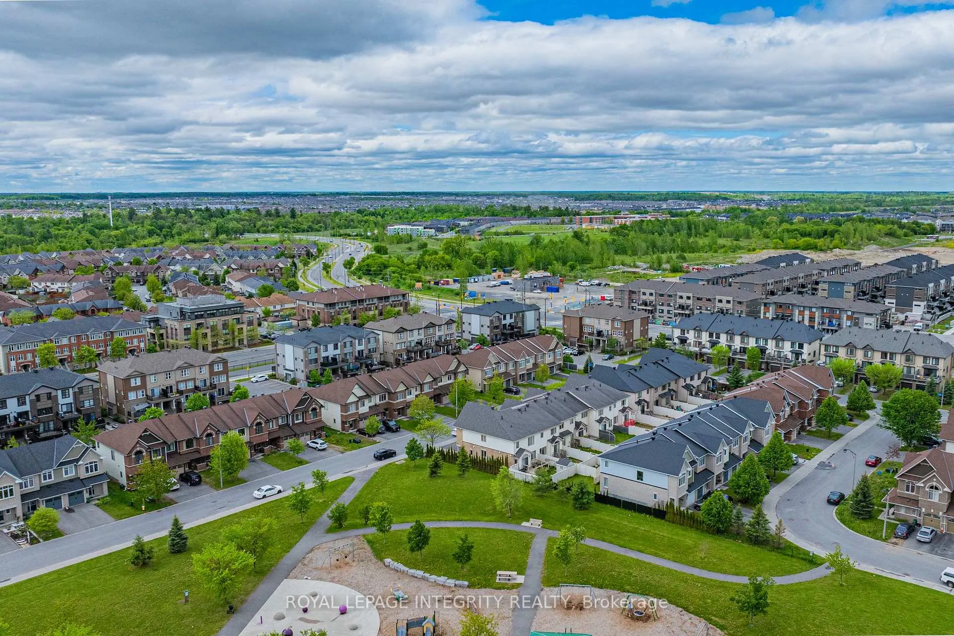 Photo 27 of 132 Mancini Way, Ottawa, Barrhaven - Strandherd — HOMEH