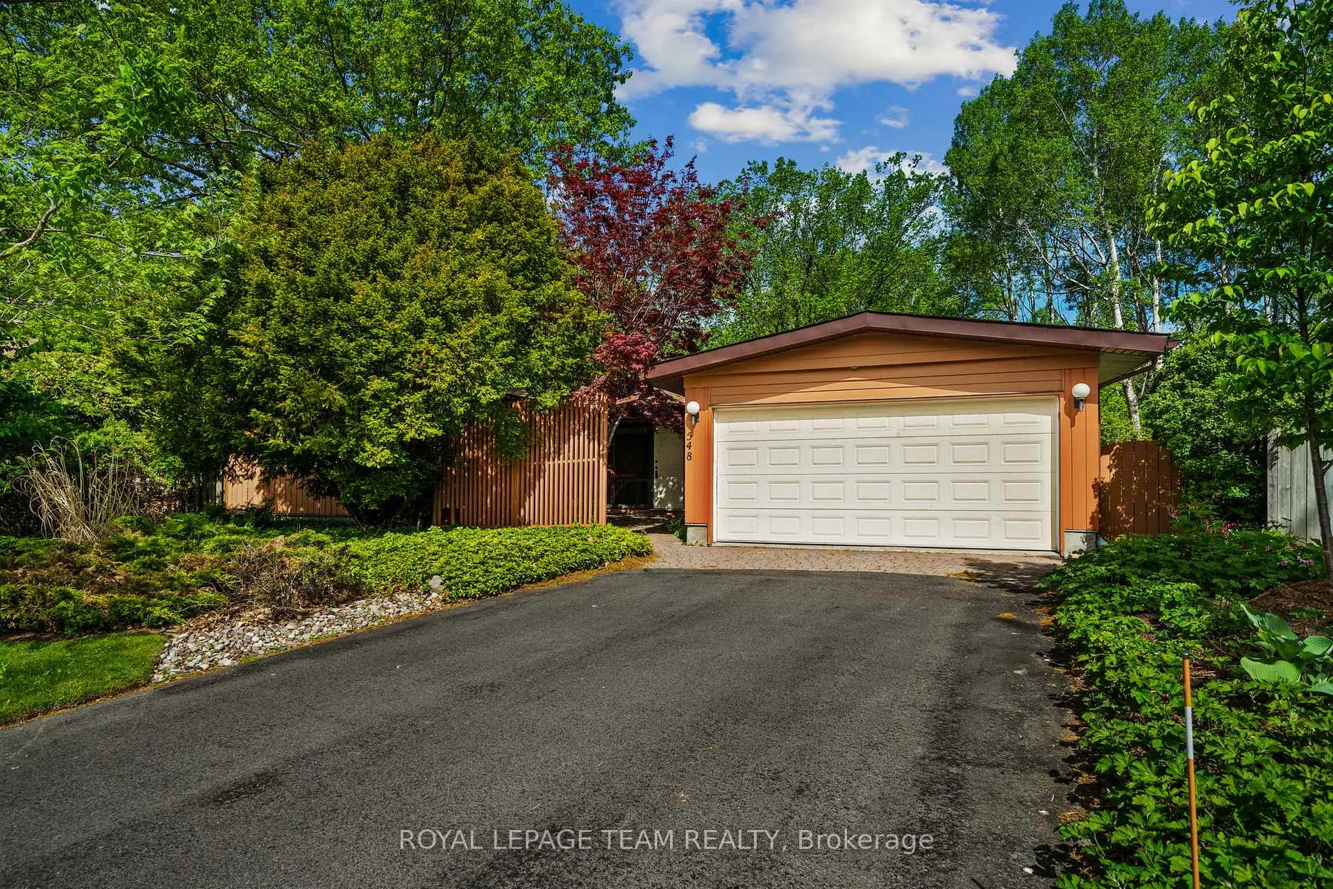 Photo 2 of 548 Rivershore Crescent, Ottawa, Beacon Hill North — HOMEH