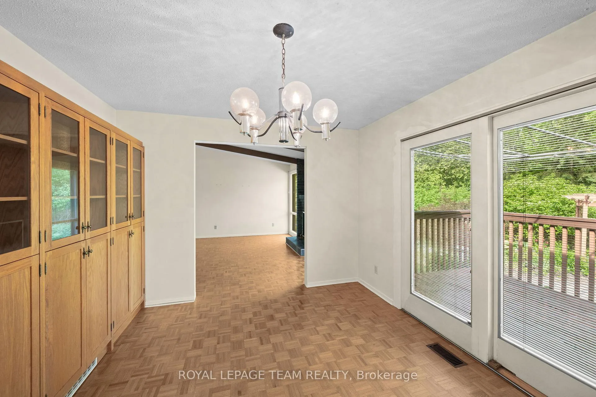 Photo 8 of 548 Rivershore Crescent, Ottawa, Beacon Hill North — HOMEH