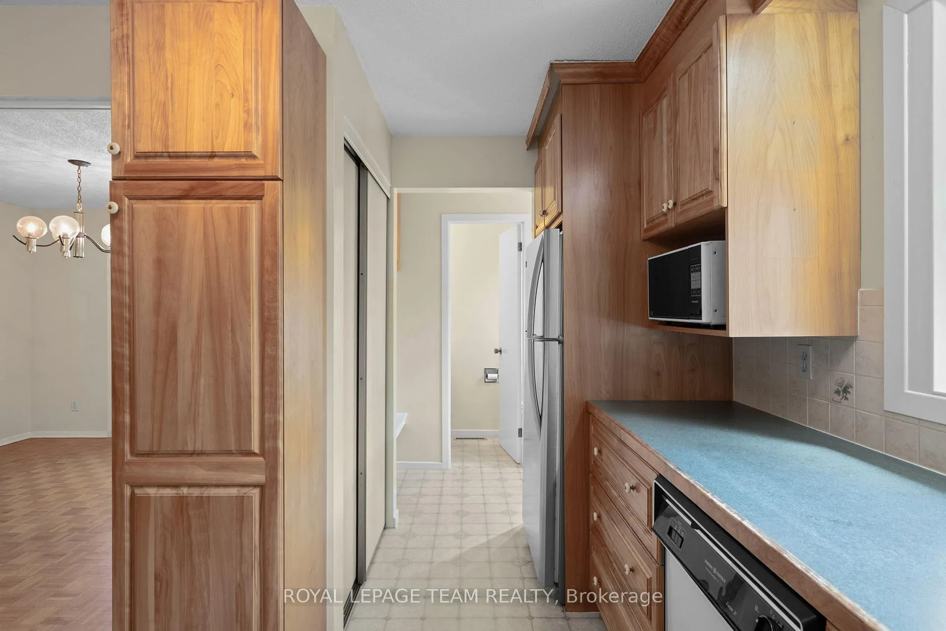 Photo 14 of 548 Rivershore Crescent, Ottawa, Beacon Hill North — HOMEH