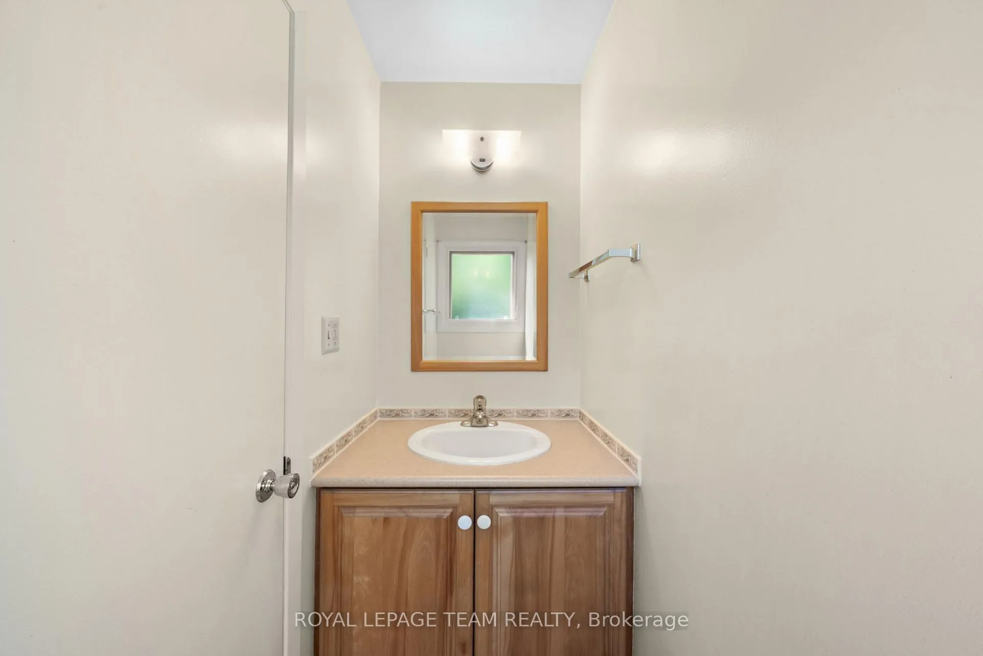Photo 15 of 548 Rivershore Crescent, Ottawa, Beacon Hill North — HOMEH