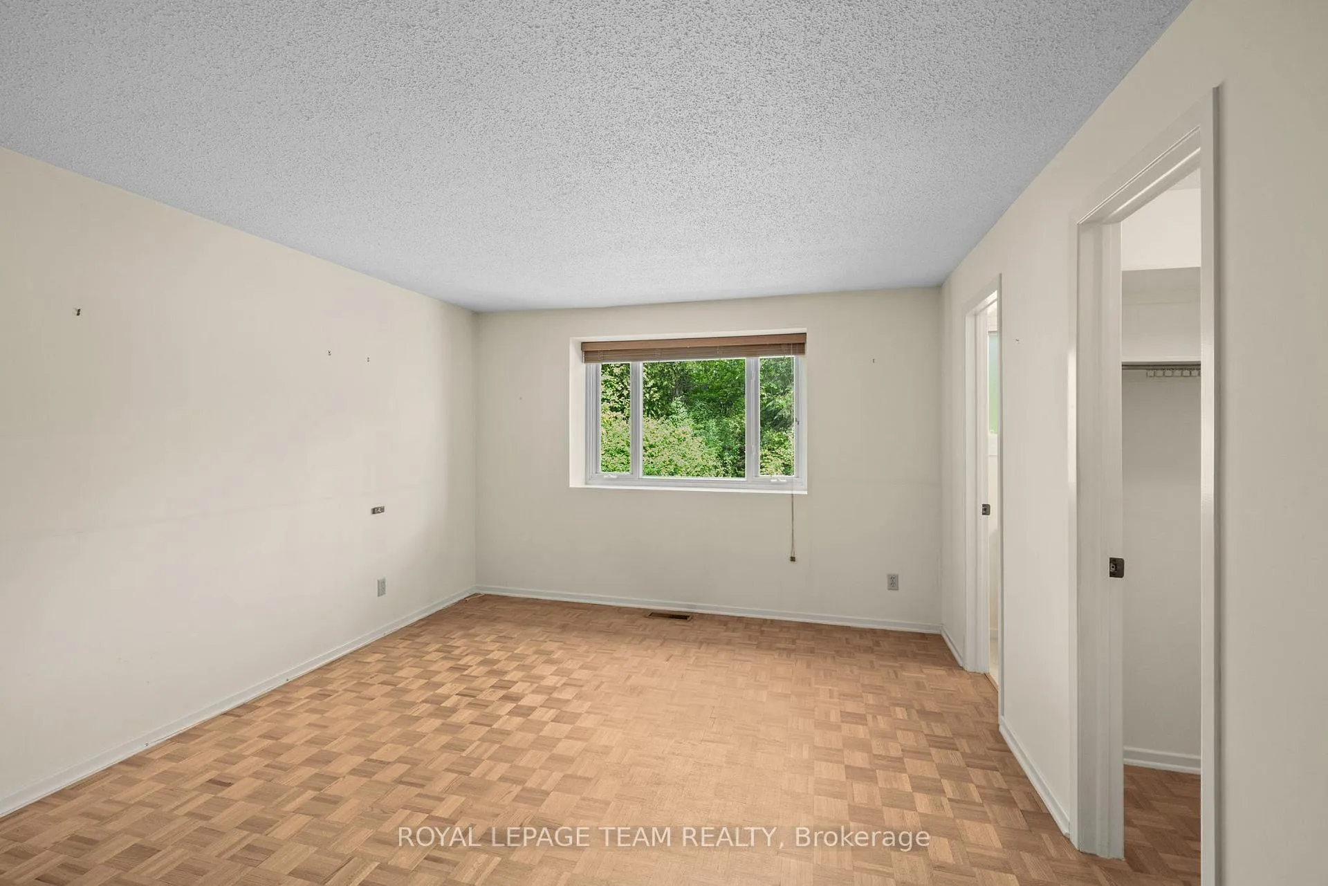Photo 18 of 548 Rivershore Crescent, Ottawa, Beacon Hill North — HOMEH